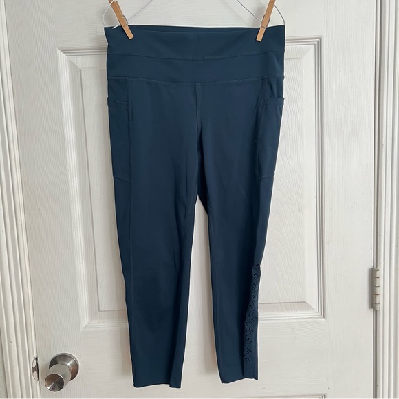 Tangerine | Capri Leggings - Picture 3 of 6